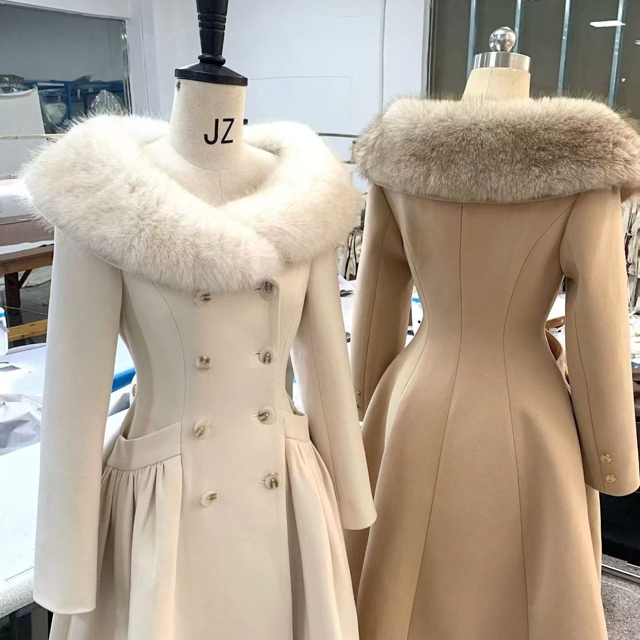 2026海瑟薇曲线雕刻轮廓4米裙摆收腰大衣千金风毛呢大衣大毛领,女装/女士精品,时尚套装,淘宝优惠券,粉丝福利购,淘宝优惠卷