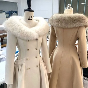 高端漂亮冬装一整套2025海瑟薇曲线雕刻轮廓4米裙摆收腰毛呢大衣