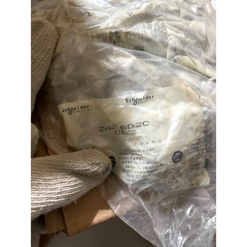 原装ZB2BD2C施耐德 实拍现货 议价