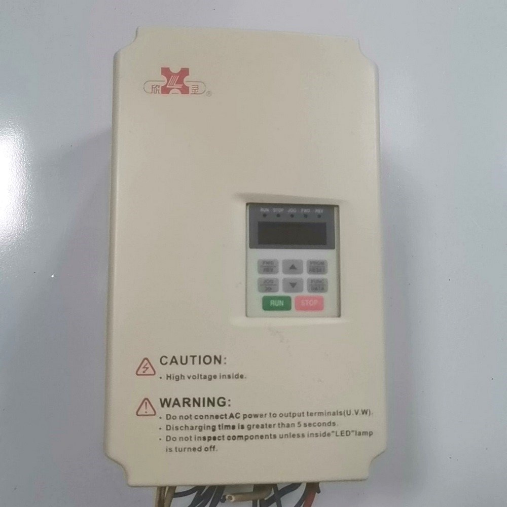 欣灵 2.2KW变频器 XLP1-3000G-2.2L4A 议价