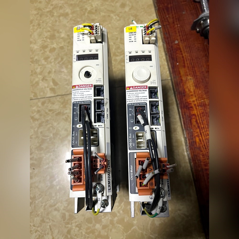 施耐德驱动器LXM32AD12N4功能正常实物图 议价