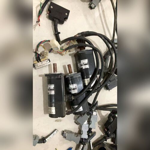 安川电机R88M-U10030HA功能完好. 议价