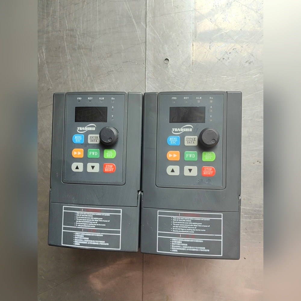 源信变频器 YX3000-2S0004G 0.4KW 220