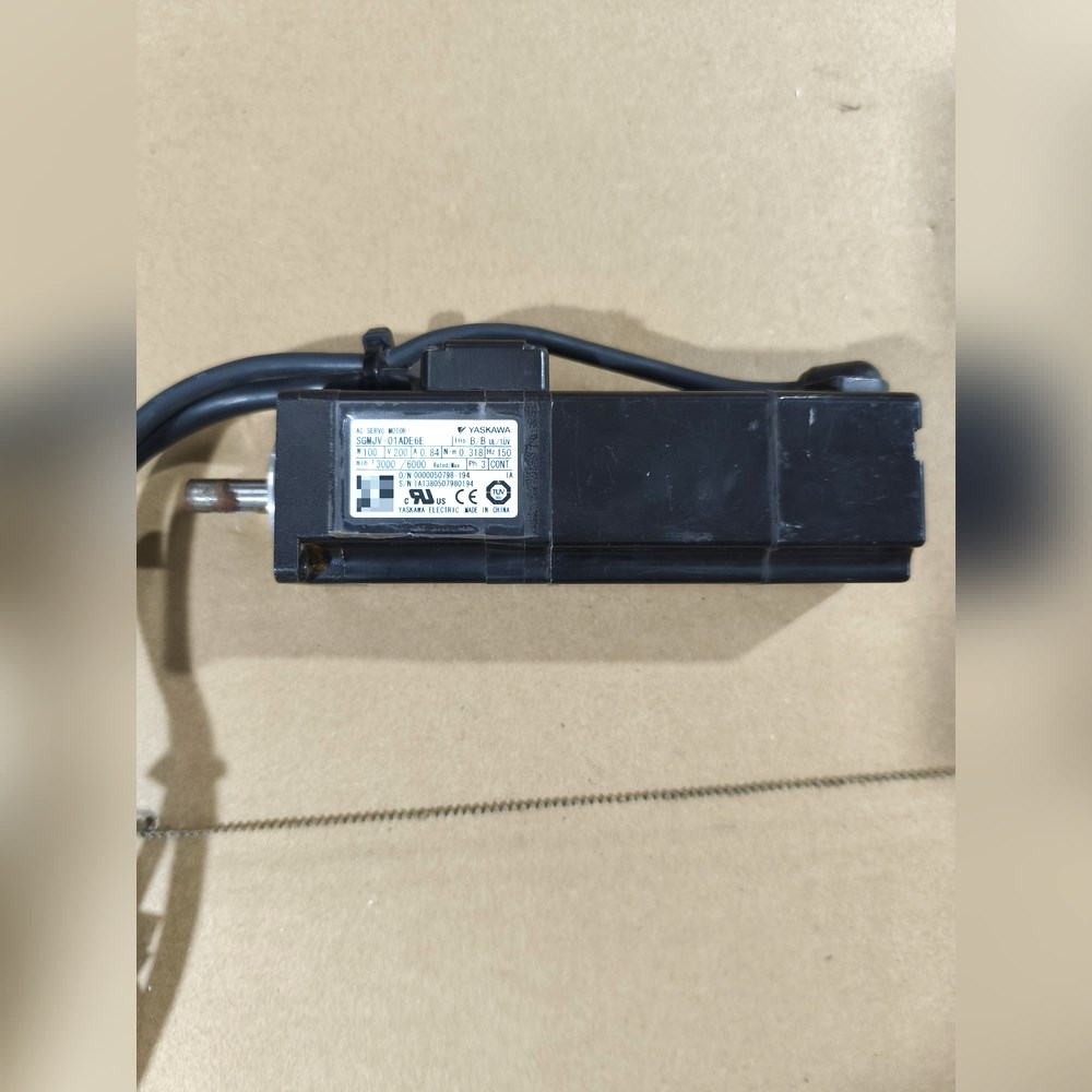 安川100W伺服电机SGMJV-01ADE6E 成色漂亮 议价
