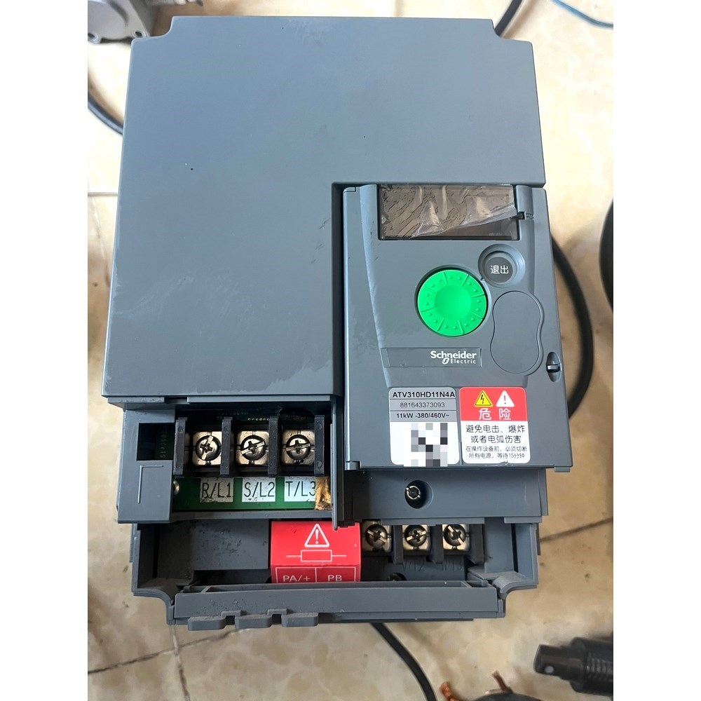 施耐德变频器 ATV310HD11N4A11KW 成色新 议价