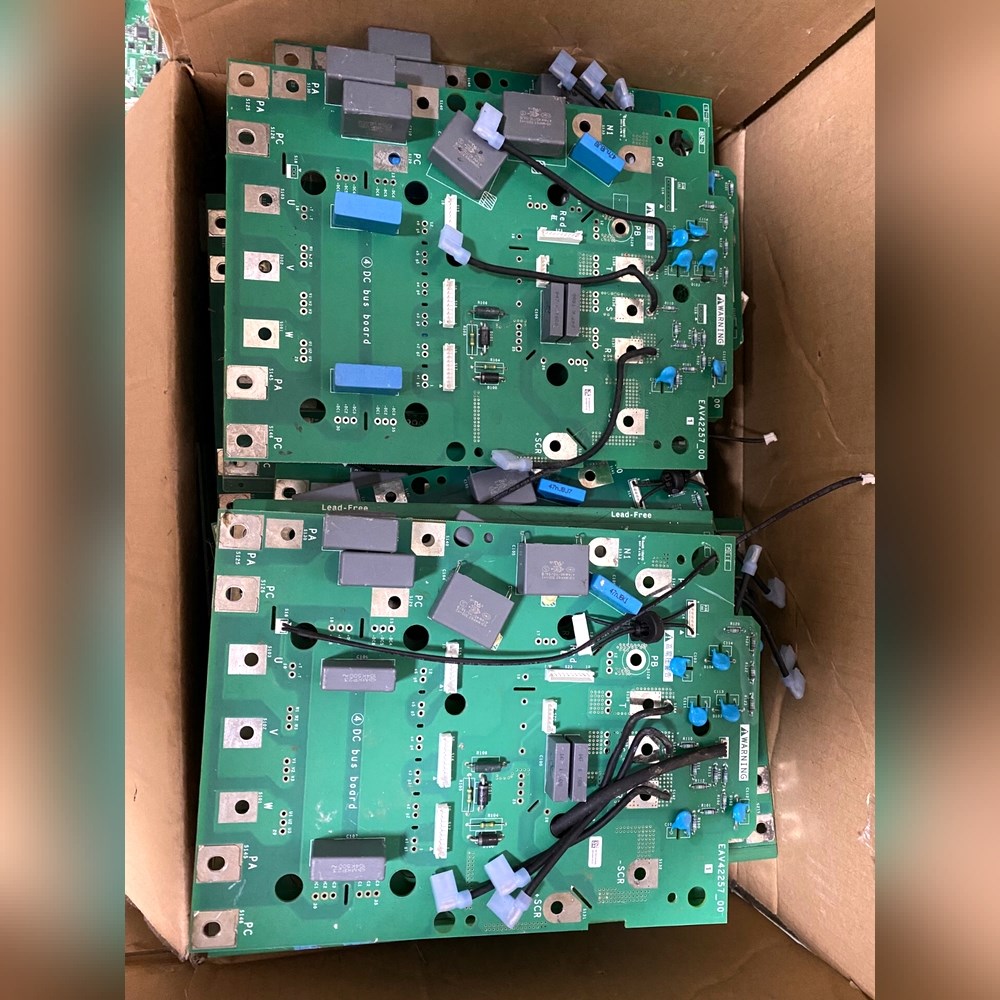 施耐德驱动板EAV42257-00QGH68774-00 议价