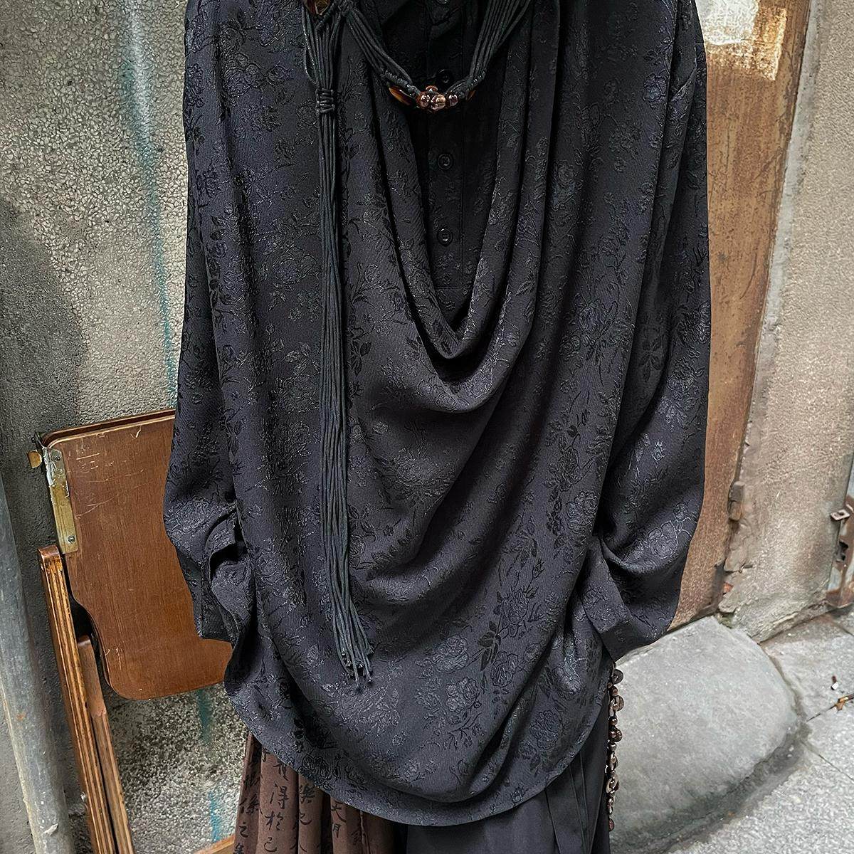 以休眠方领日系花卉刺绣长袖衬衫