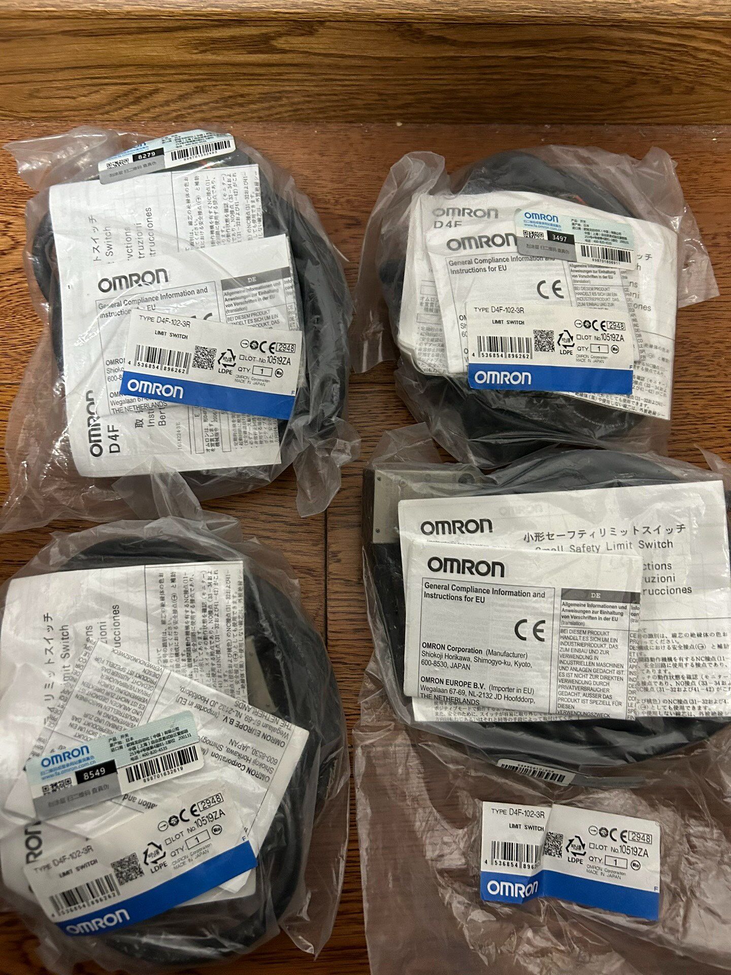 d4f-102-3r 欧姆龙限位开关  全新原装正品实物拍摄