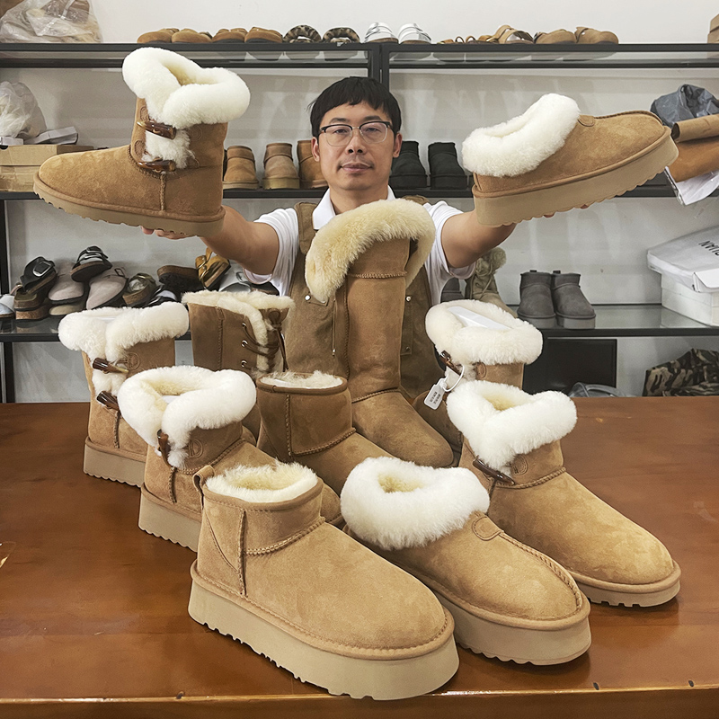 2024冬季新款鞋牛角扣桑坡雪地靴女低筒一脚蹬羊皮毛一体保暖加厚