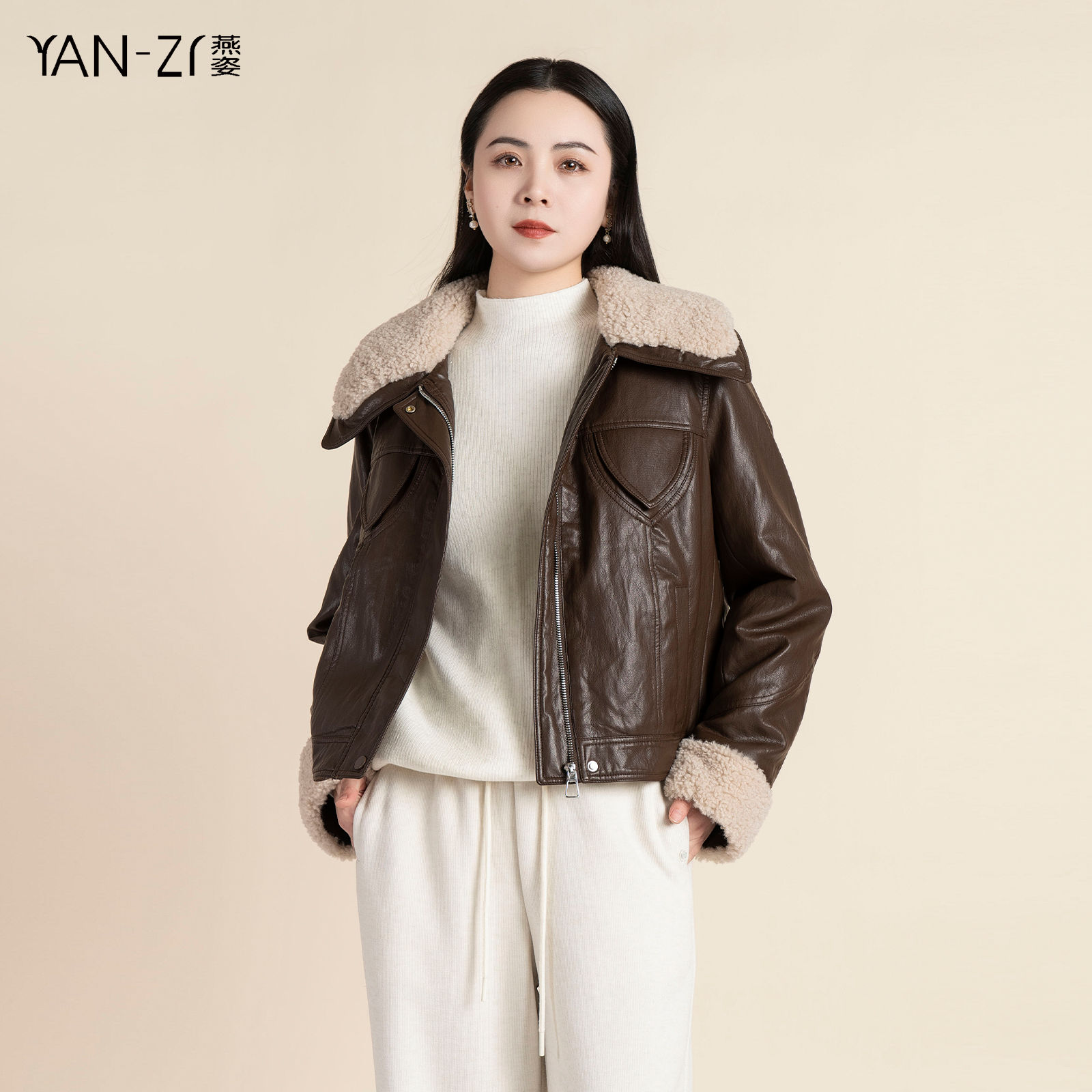 羊羔毛翻领尖兜盖短款皮衣外套