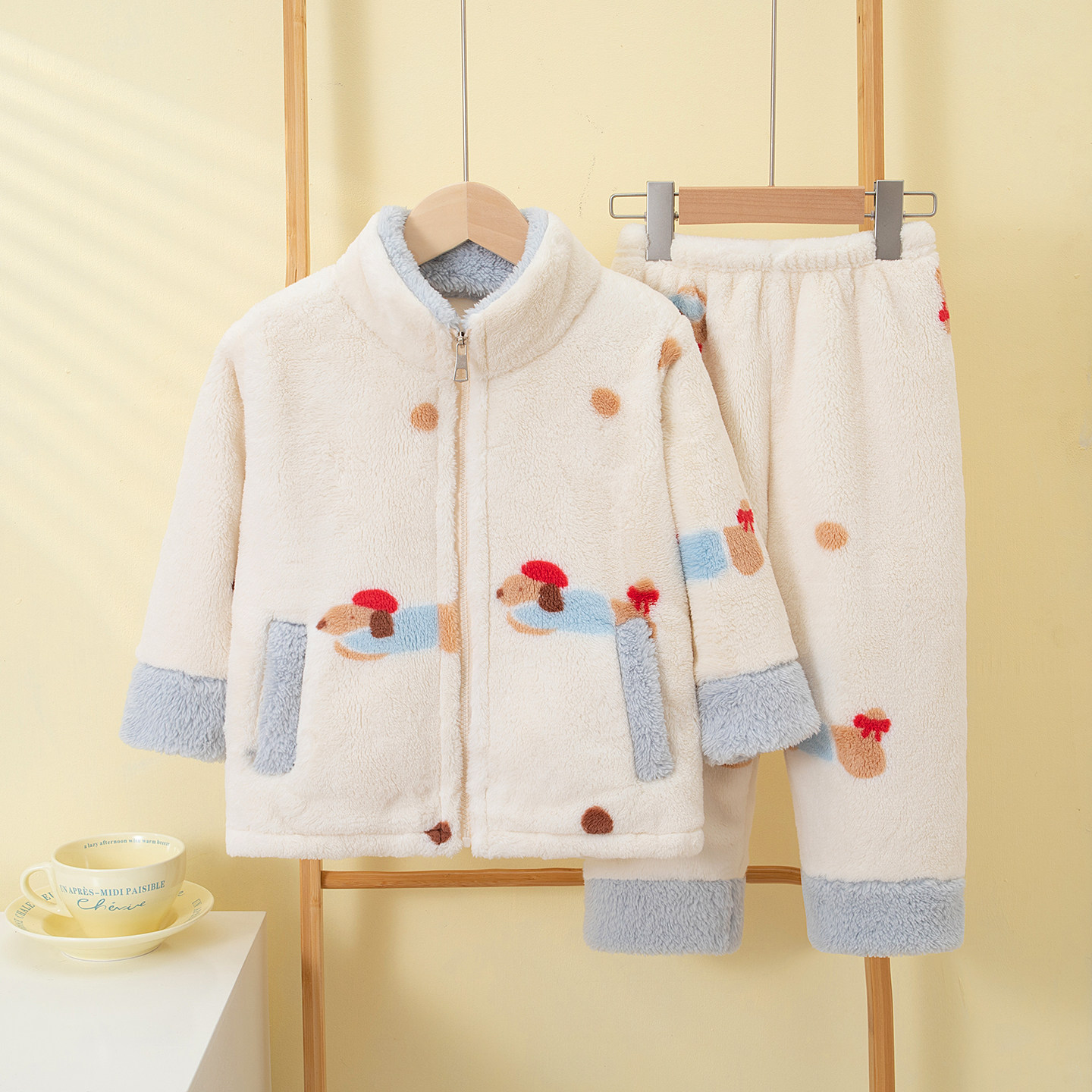 冬季儿童加厚法兰绒卡通家居服