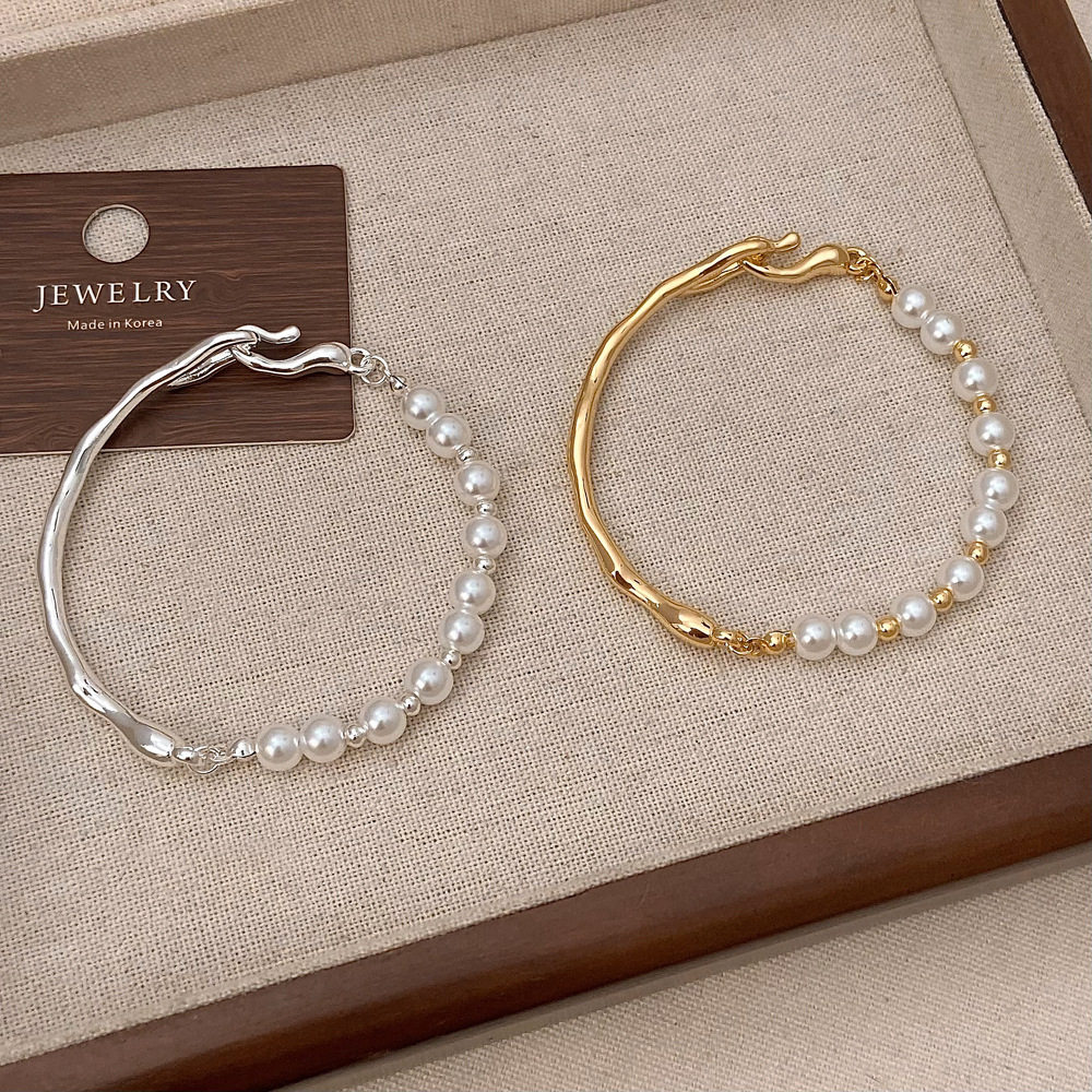 新品气质优雅小众时尚设计手饰品轻奢不规则金属设计感珍珠手链