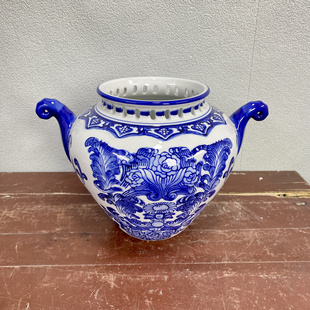 手绘吉祥图案福筒花瓶双耳陈设手绘青花花瓶仿古镂空花瓶博古架