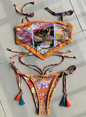 Irregular printed lace up split bikini不规则印花系带比基尼女