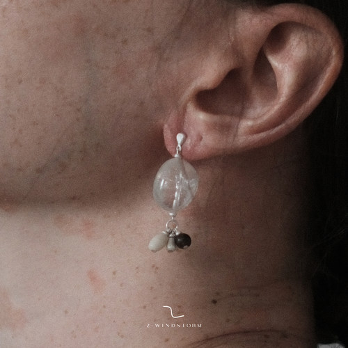 【人气推荐】无序白水晶耳环