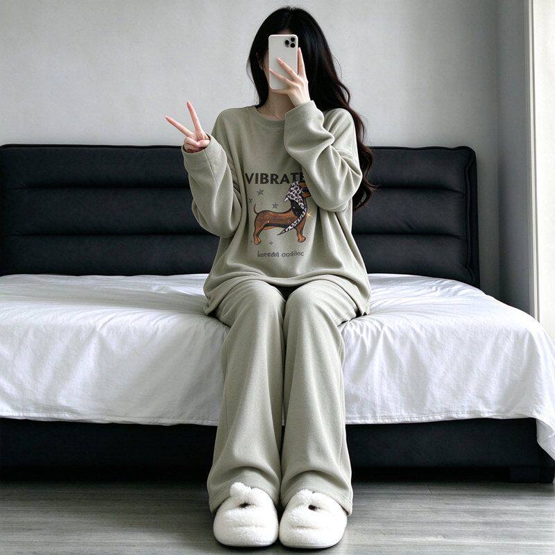 新款秋冬季睡衣女长袖长裤保暖家居服土绿白纹头巾棕狗德绒套