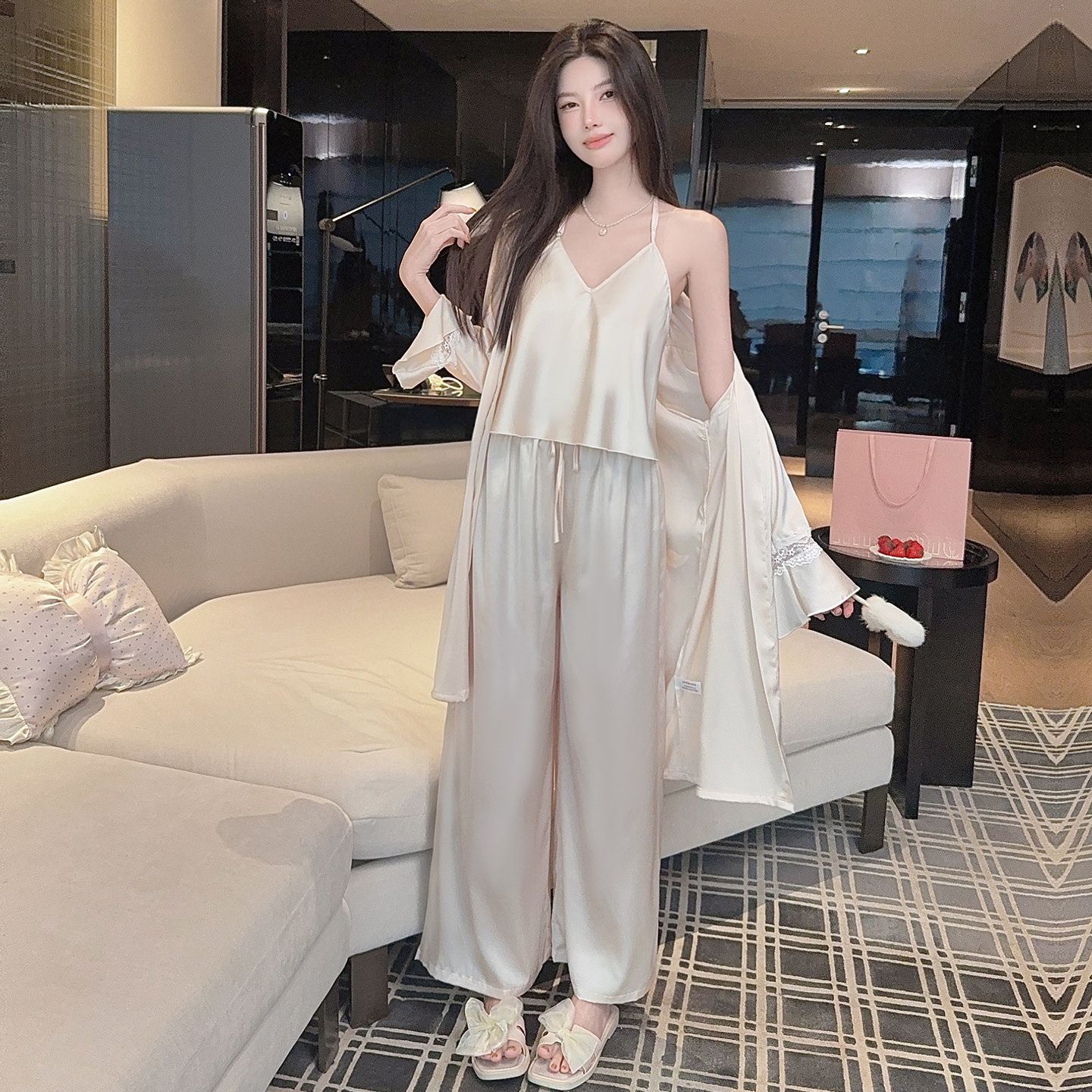 性感纯欲蕾丝吊带长裤冰雪丝睡衣女2026月光白V领套装夏季带胸垫