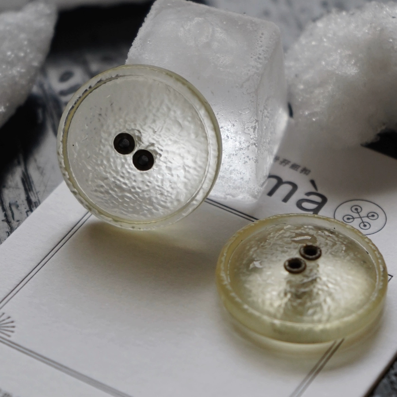 卅孖纽扣 Curitiba Garden 肌理透光鼓圆两孔金属结合树脂扣,纺织面料/辅料/配套,服装纽扣,淘宝优惠券,粉丝福利购,淘宝优惠卷