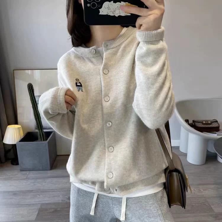 美丽诺100%纯羊毛小熊刺绣针织开衫女春秋款圆领毛衣长袖短款外套