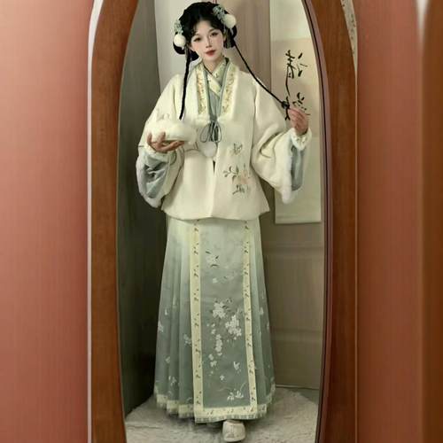 原创汉服女【绿茶】明制加绒合领披袄琵琶袖里衣马面裙套装冬季款