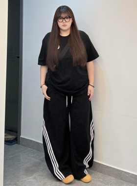 300斤特大码黑色高级感条纹拼接弯刀卫裤女胖mm遮胯显瘦休闲裤子