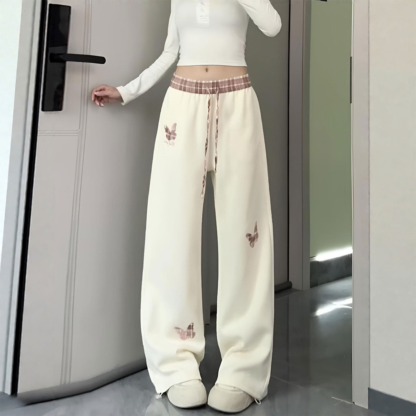 大码女装蝴蝶刺绣休闲卫裤女胖mm学生小个子高腰显瘦垂感直筒裤子,女装/女士精品,大码裤装,淘宝优惠券,粉丝福利购,淘宝优惠卷