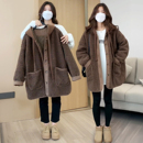 300斤特大码 韩系羊羔毛外套女胖mm棕色百搭遮肉显瘦连帽棉服上衣