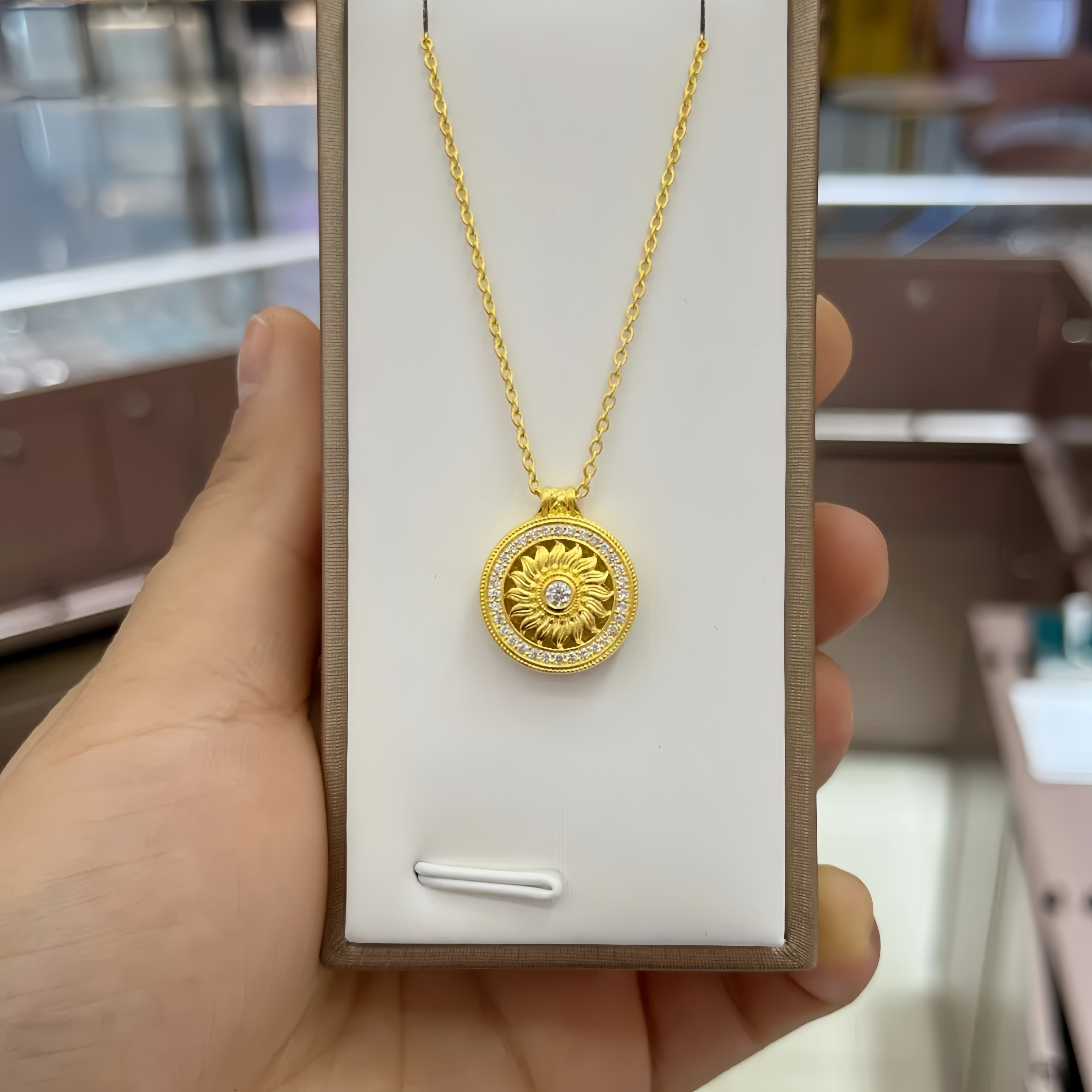六福珠宝福满传家足金点钻项链