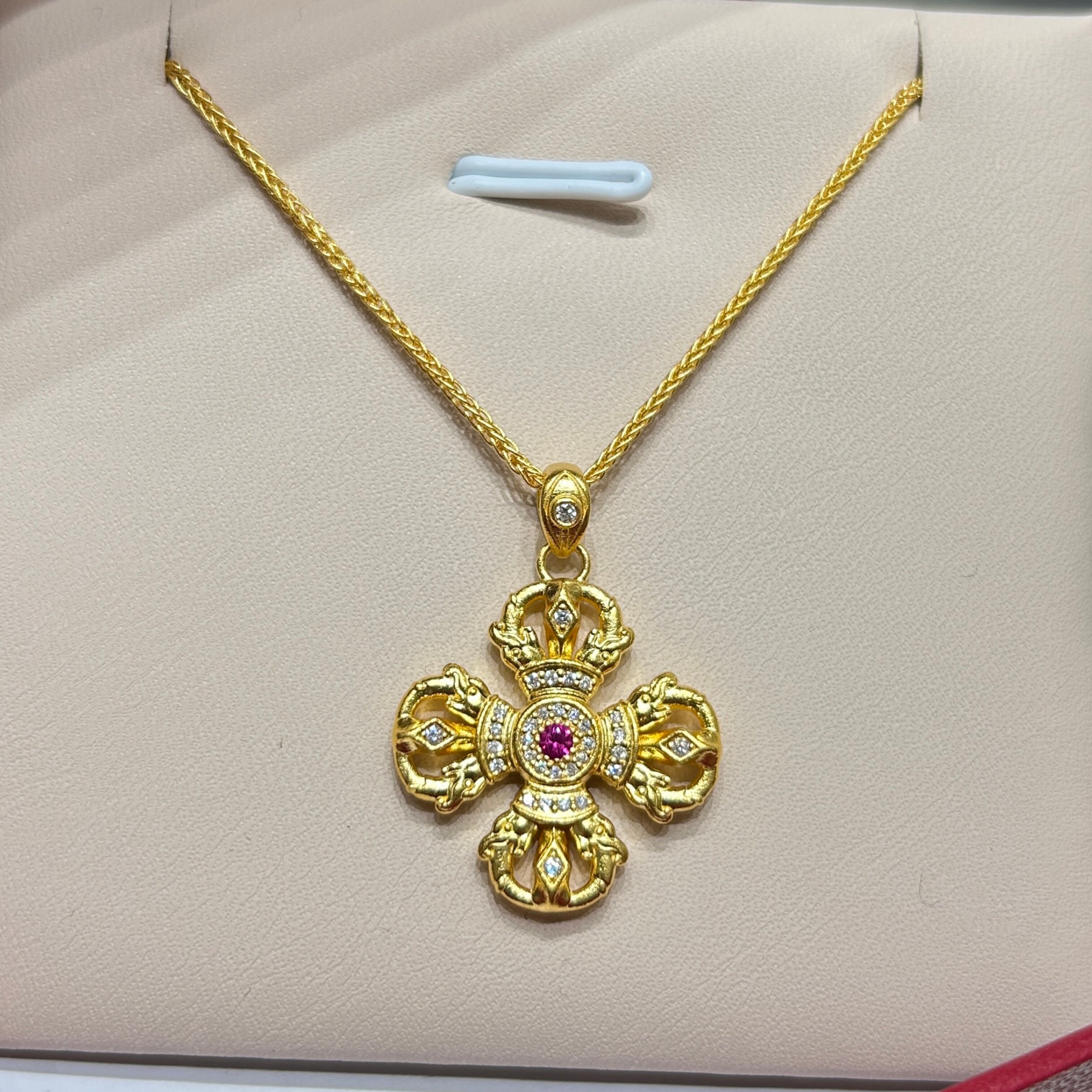 TSL谢瑞麟代购 足金999红宝石十字金刚杵黄金钻石项链女 专柜正品