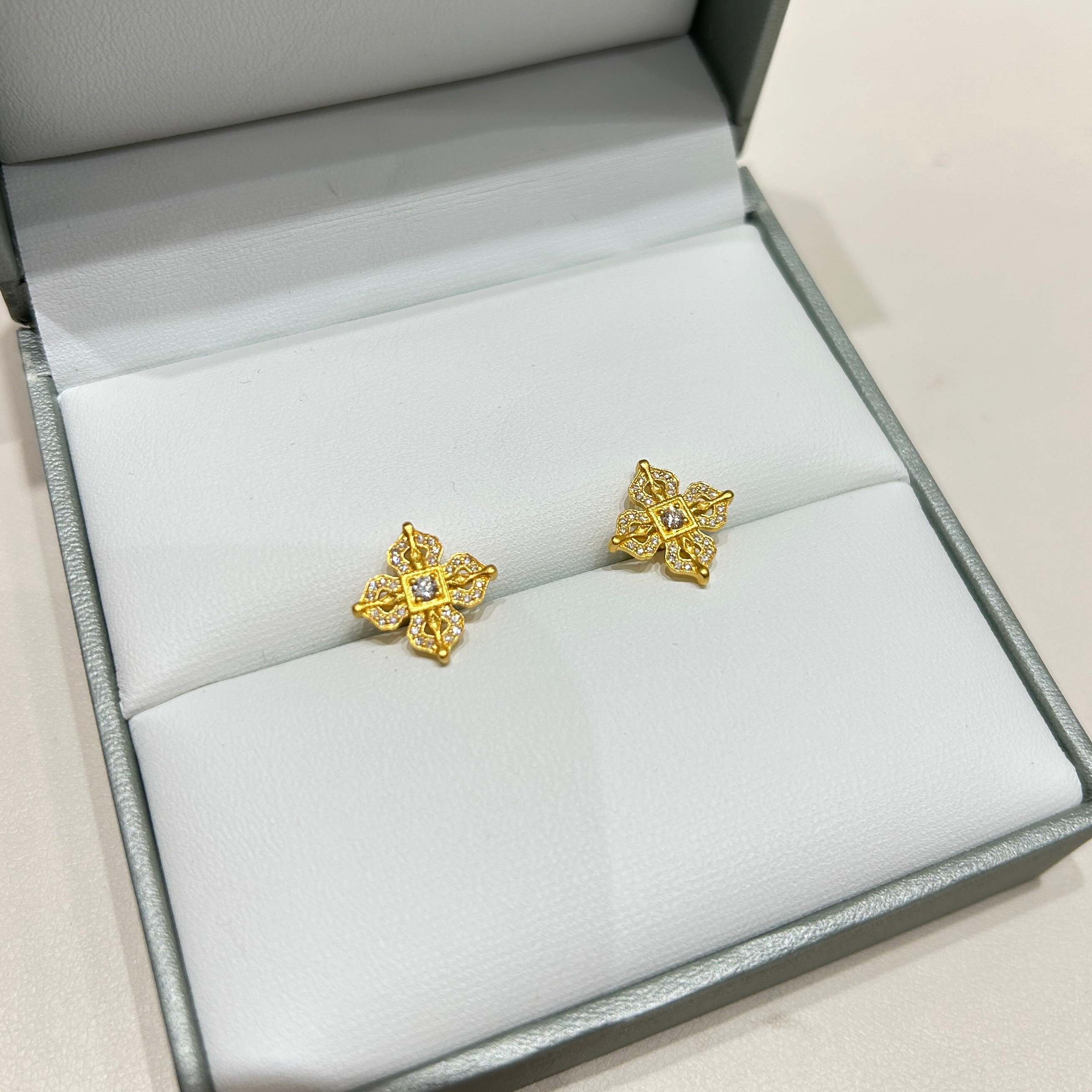 TSL谢瑞麟代购 足金999十字金刚杵黄金钻石耳钉耳饰女 镶钻正品图片