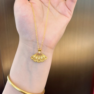 TSL谢瑞麟代购 足金999小裙子镂空扇形黄金点钻项链 新款专柜正品