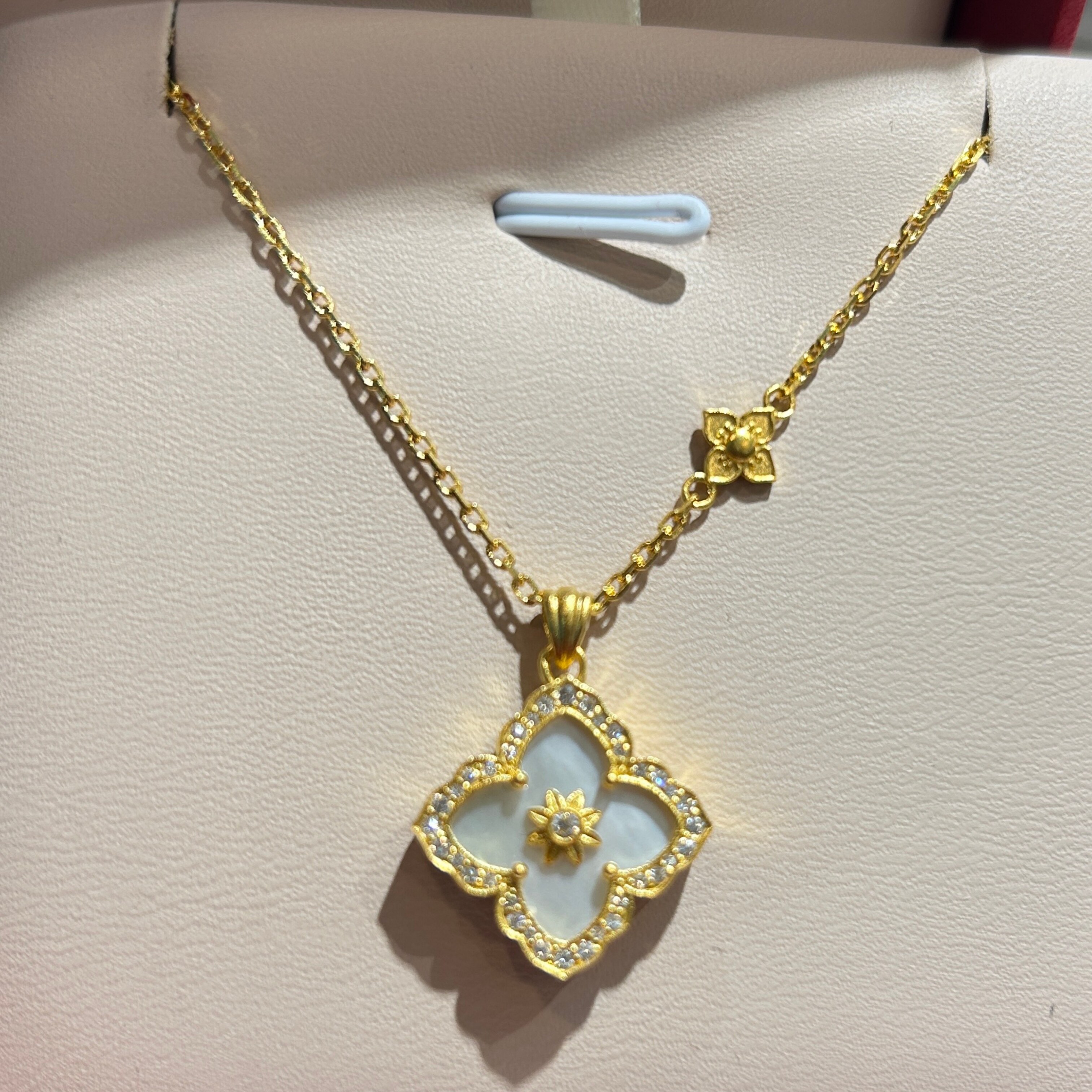 TSL谢瑞麟代购 足金999布布白贝母四叶草黄金钻石项链女 专柜正品