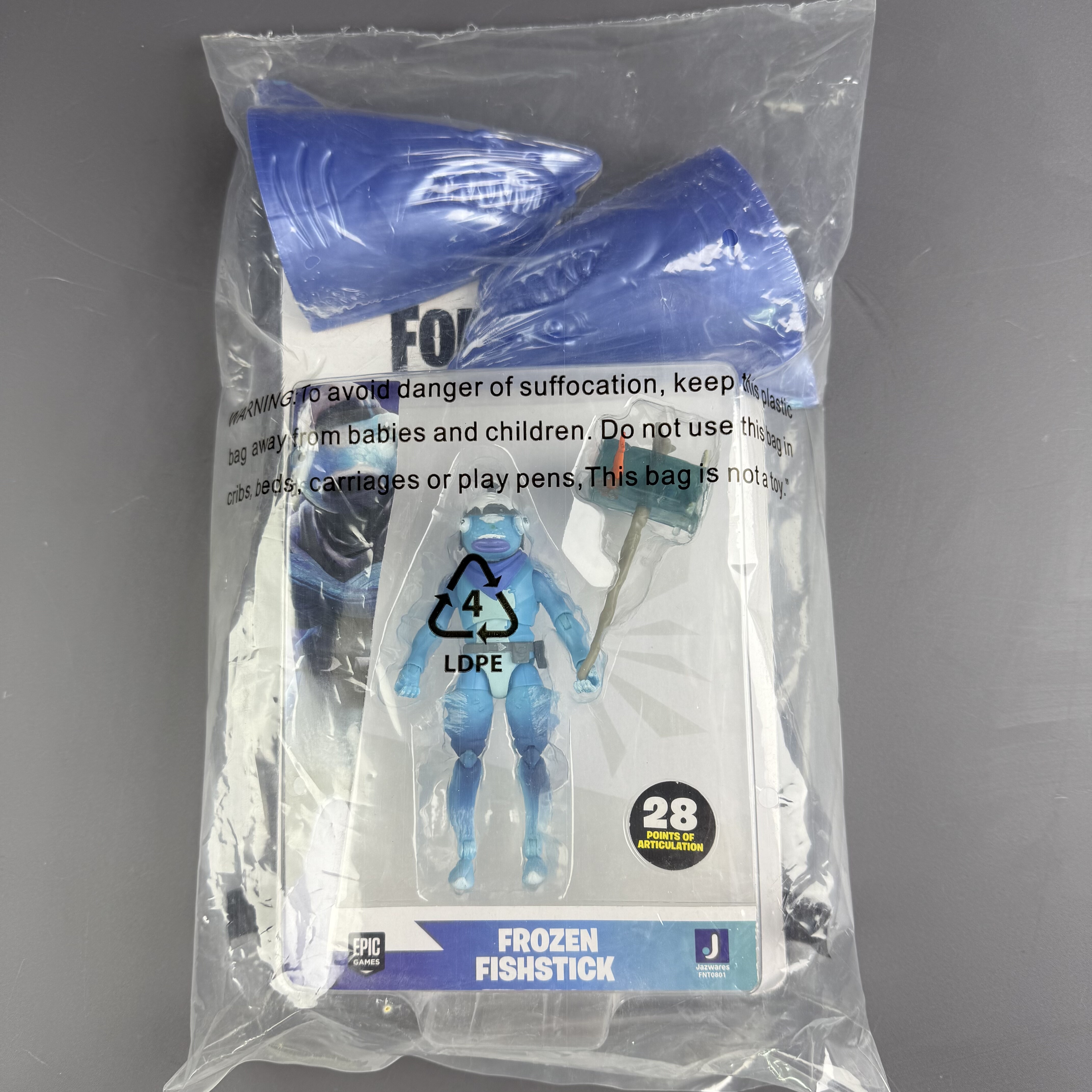 正版堡垒之夜6寸人偶手办配武器