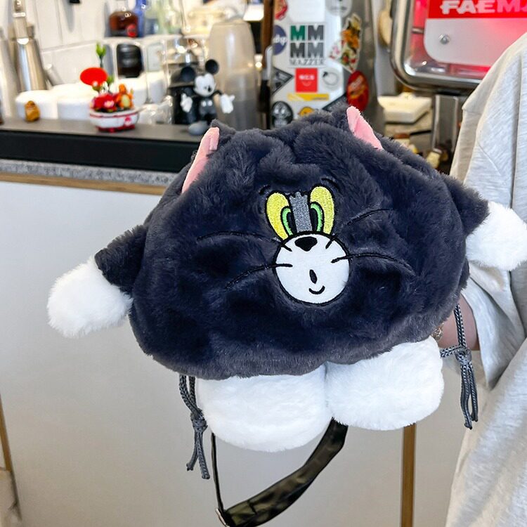 可爱心猫和老鼠毛绒包包2024新款个性卡通抽绳斜挎收纳小包
