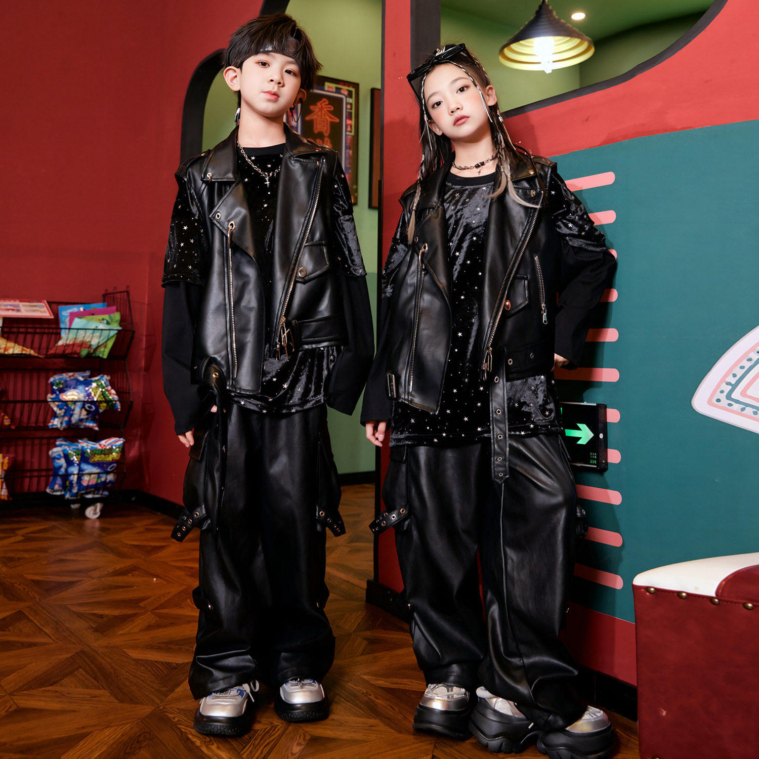街舞儿童潮服hiphop男童庞克风马甲套装女童爵士舞服装舞蹈演出服