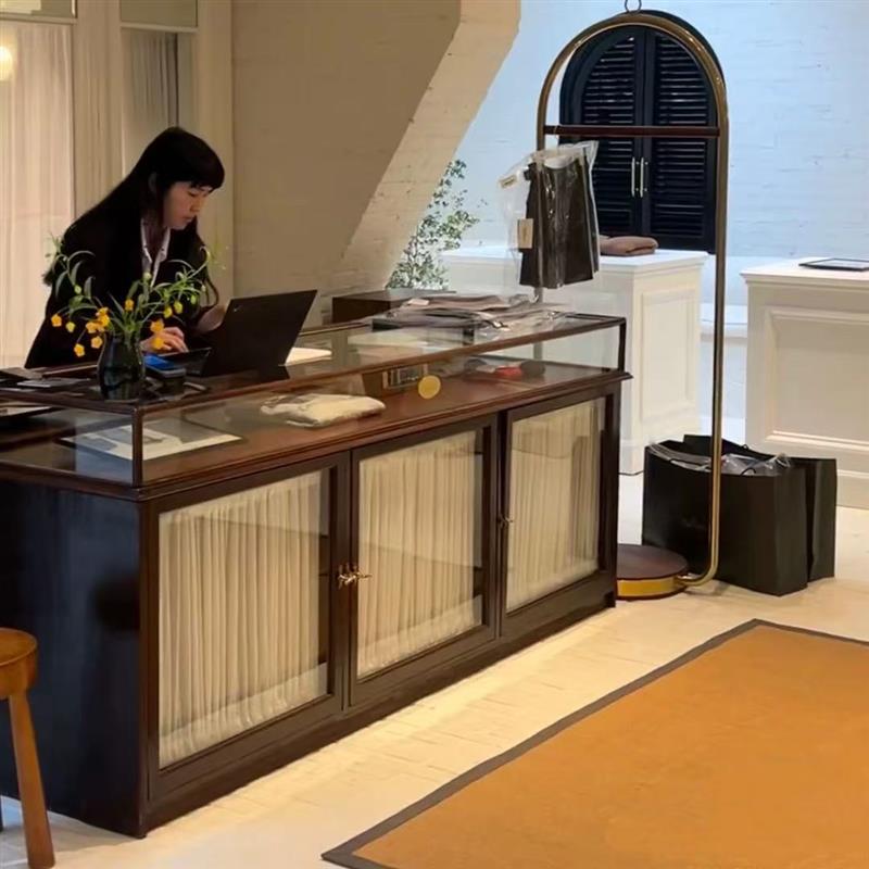 复古服装店中岛柜收银台女装店陈列柜储物柜饰品店展示柜中岛台