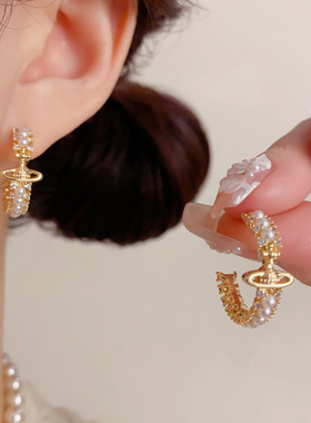 法式轻奢时尚高级感星球满钻珍珠C形耳圈精致百搭独特设计感耳环