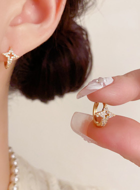 日韩精致时尚小巧满钻芒星小耳扣气质简约日常通勤百搭设计感耳圈