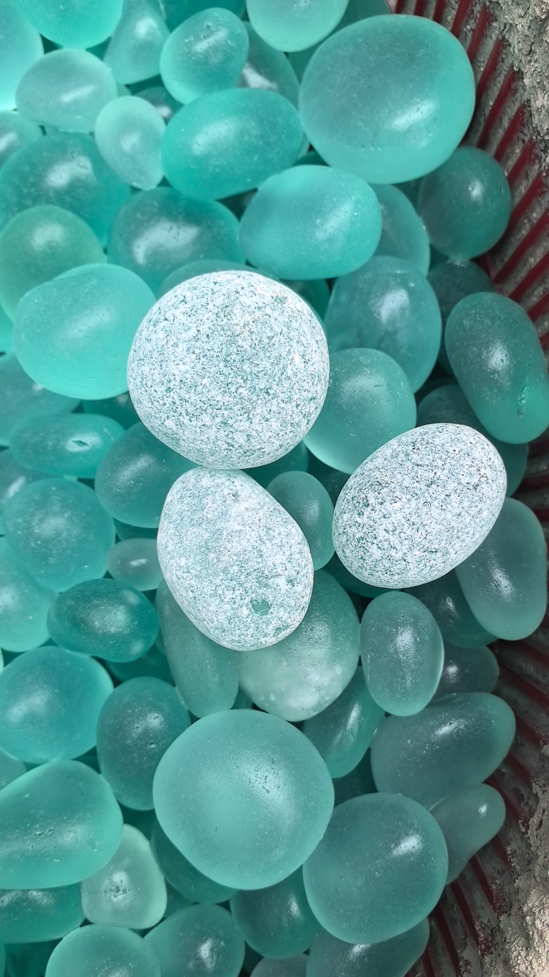 鱼缸装饰水沟铺底石玻璃卵石磨砂海玻璃石彩色海玻璃水族造景装饰