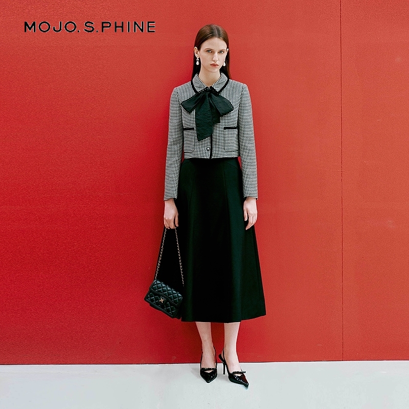 MOJO莫佐2026春新品优雅赫本风半身裙女经典优雅高腰伞摆小黑裙