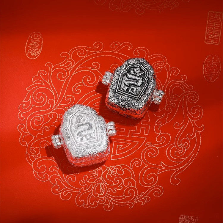 S990纯银做旧藏式平纹嘎乌盒