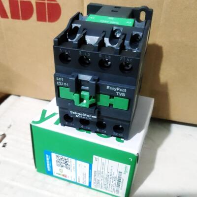 LC1E3201 LC1E3201M5N 220V