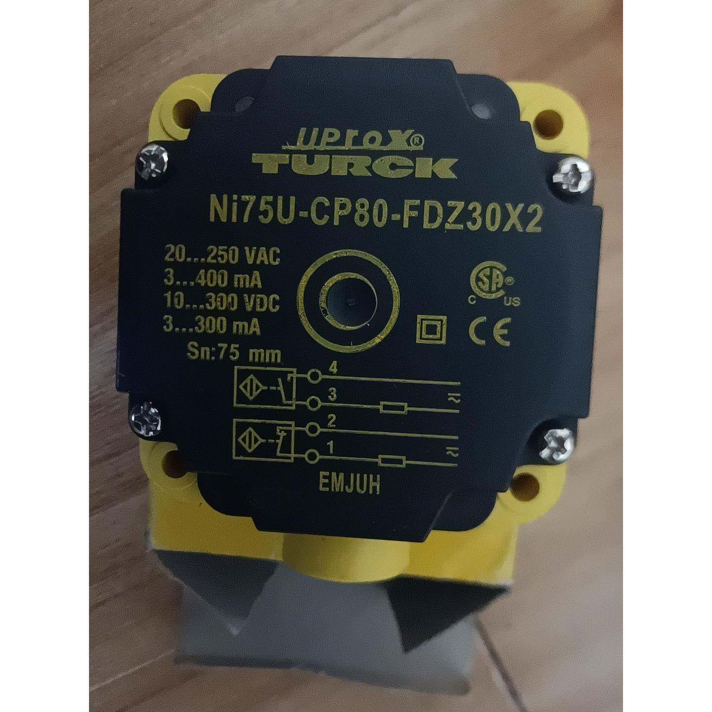 NI75-CP80-FDZ30X2 库房放的盒子有点旧