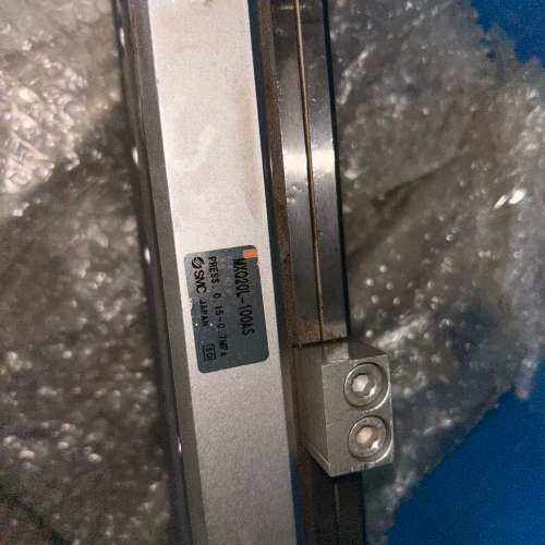 电缸 MXQ20L-100AS，制造，成色几乎全新
