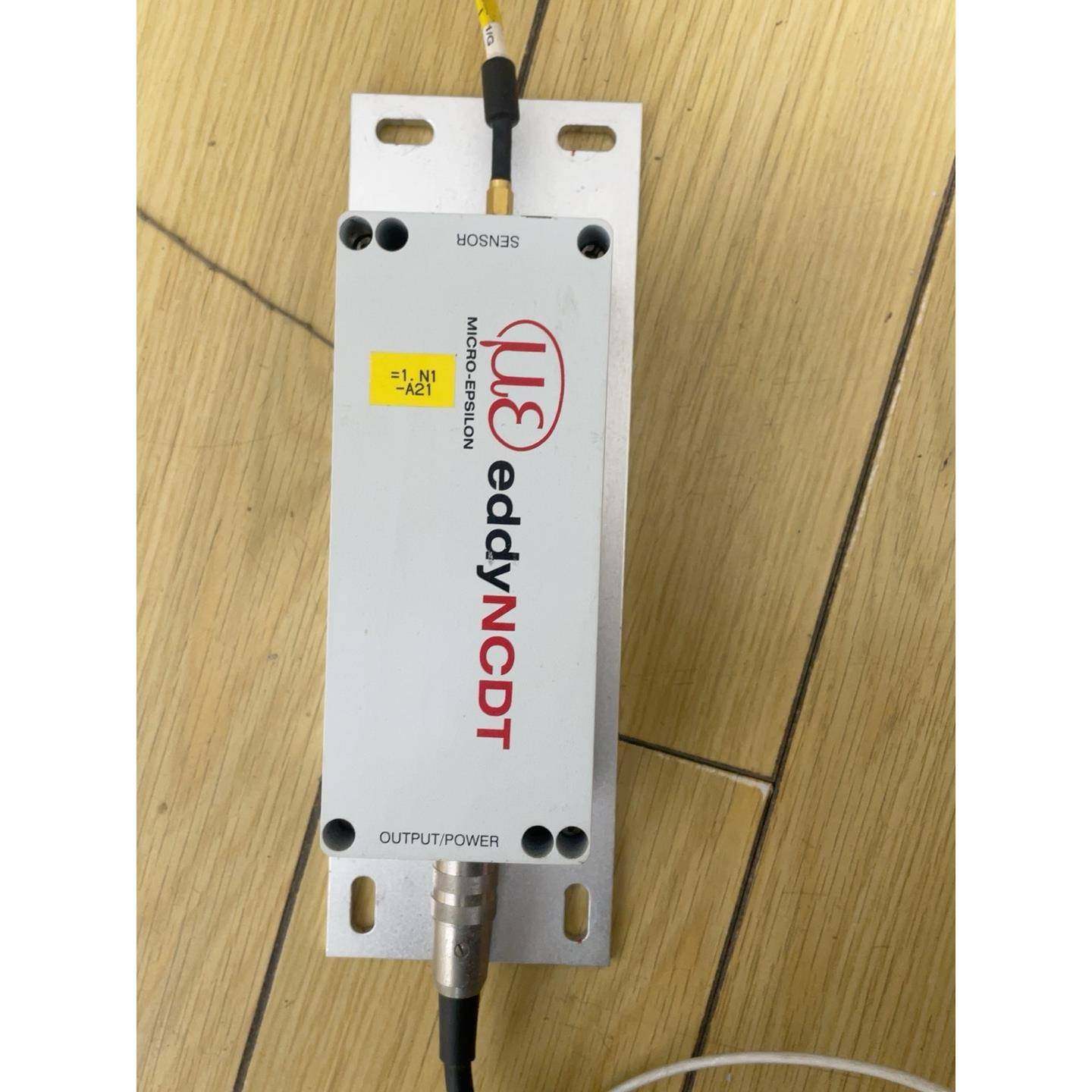 米铱电容式位移传感器dt3010-a！