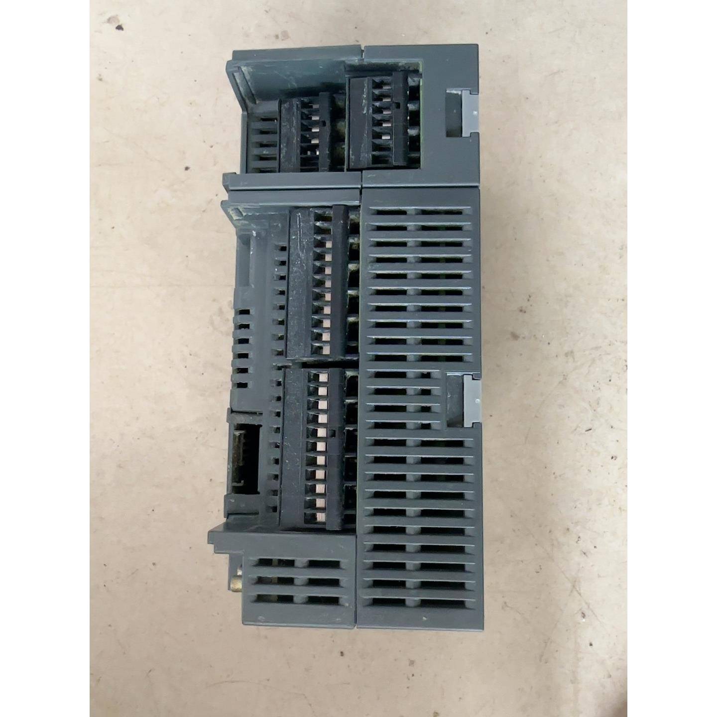 PLC CPU SR40 EM DR16，拍照