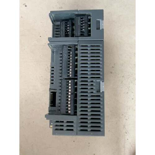 PLC CPU SR40 EM DR16，拍照