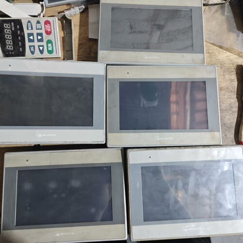 威纶通触摸屏MT6071IE，成色如图，，。感兴