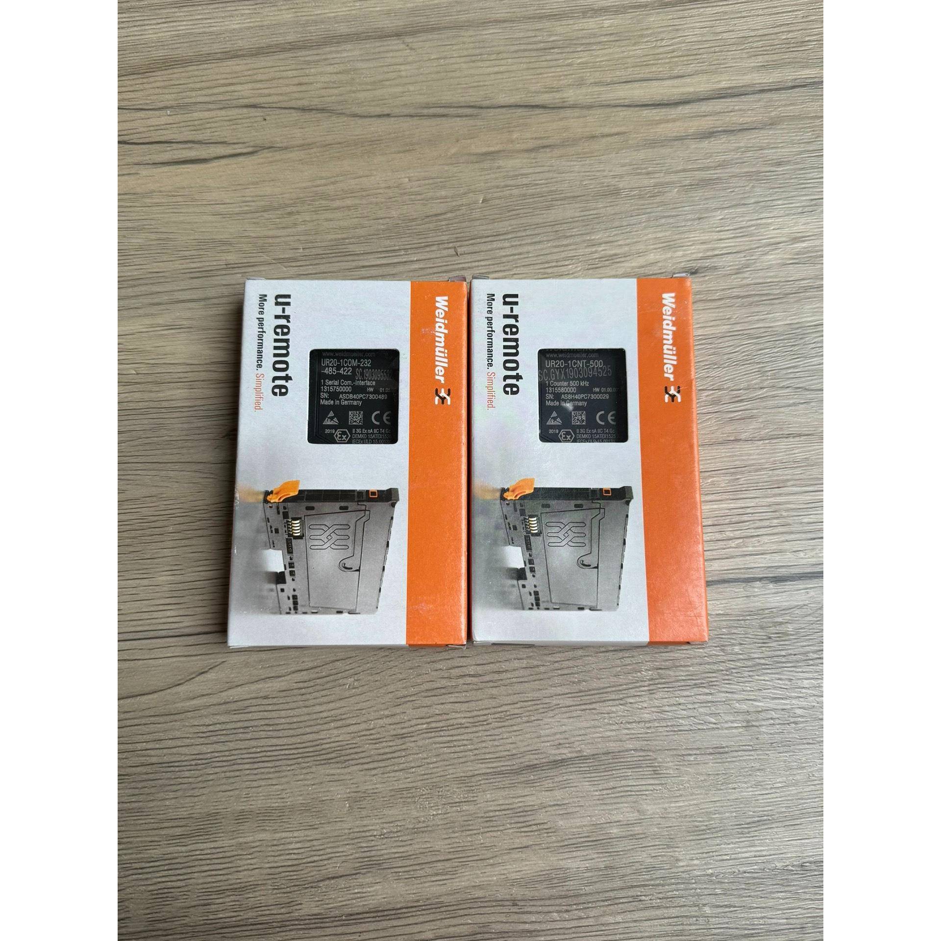 UR20-1COM-232-485-422 1片