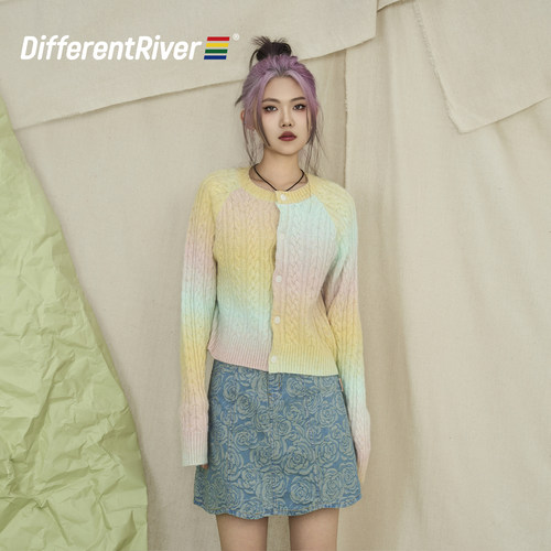 DifferentRiver2024春夏氛围感多巴胺彩色渐变毛衣开衫